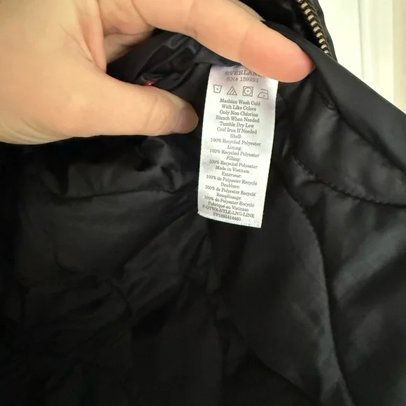 Everlane Renew Long Liner Coat in Black (M) - Picture 7 of 10